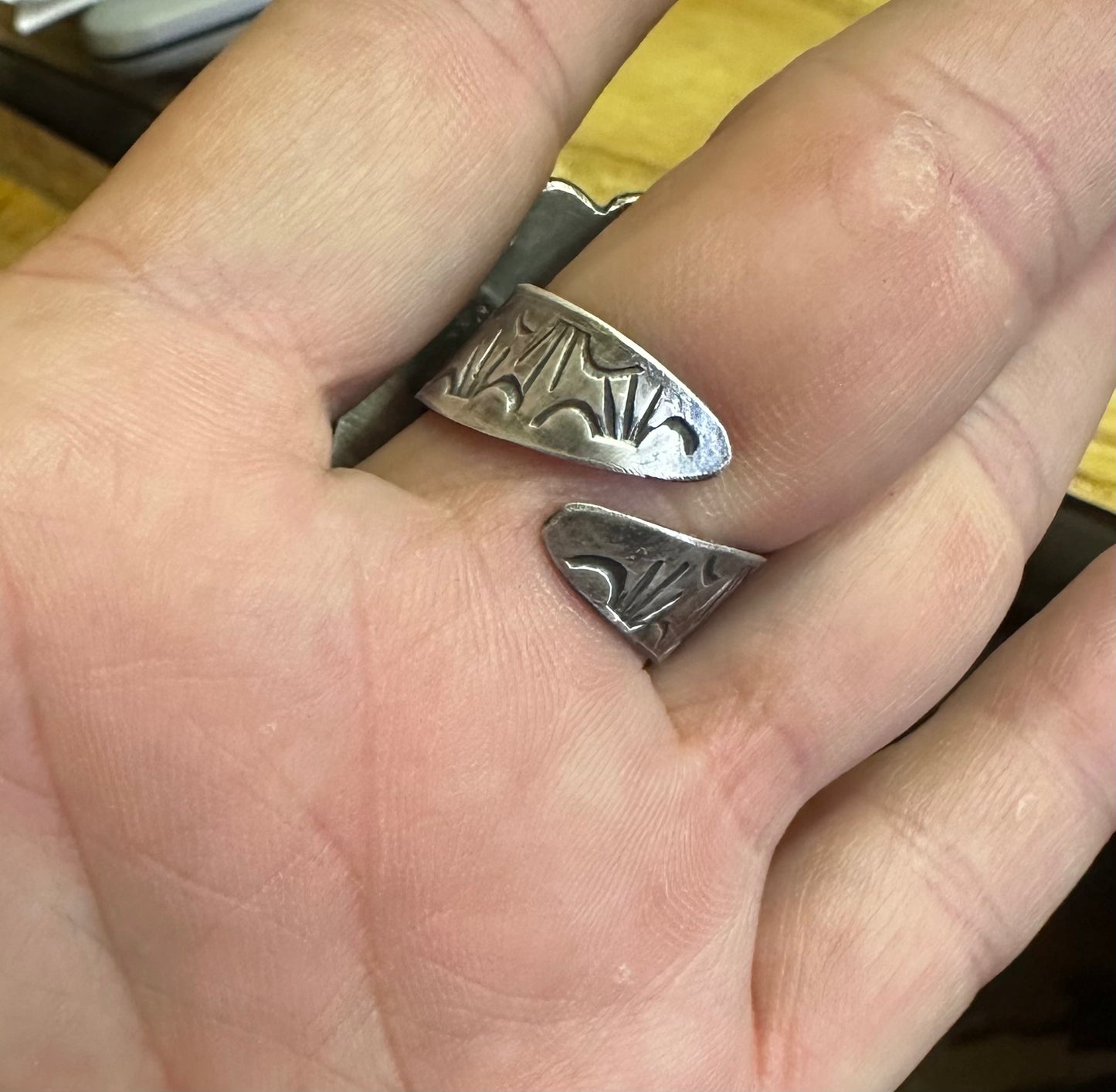 Royston Ribbon Ring