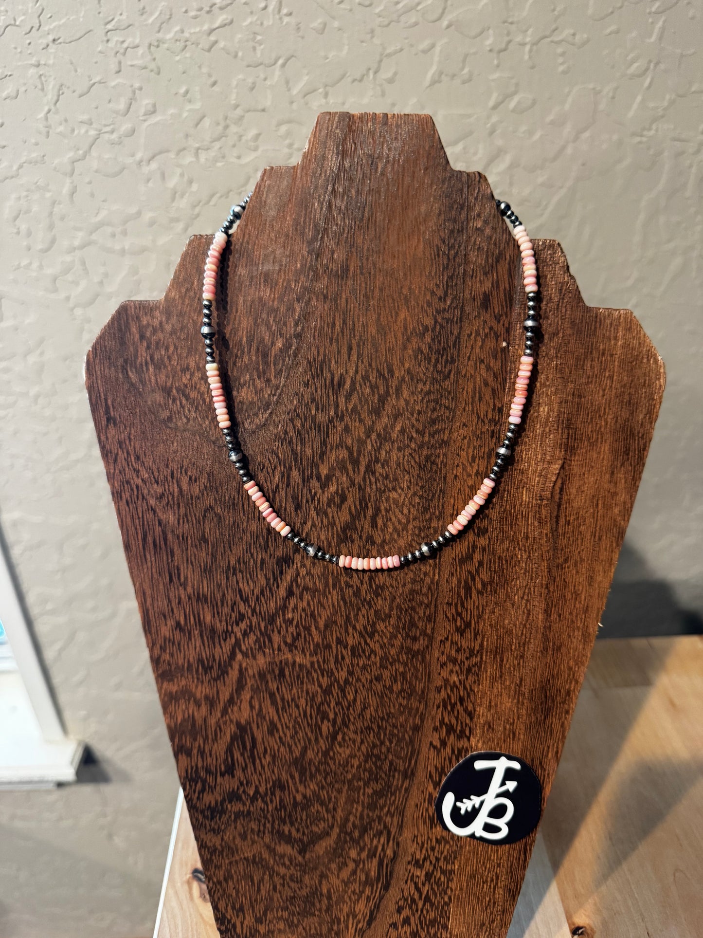 Necklace - Pink Conch 3/5