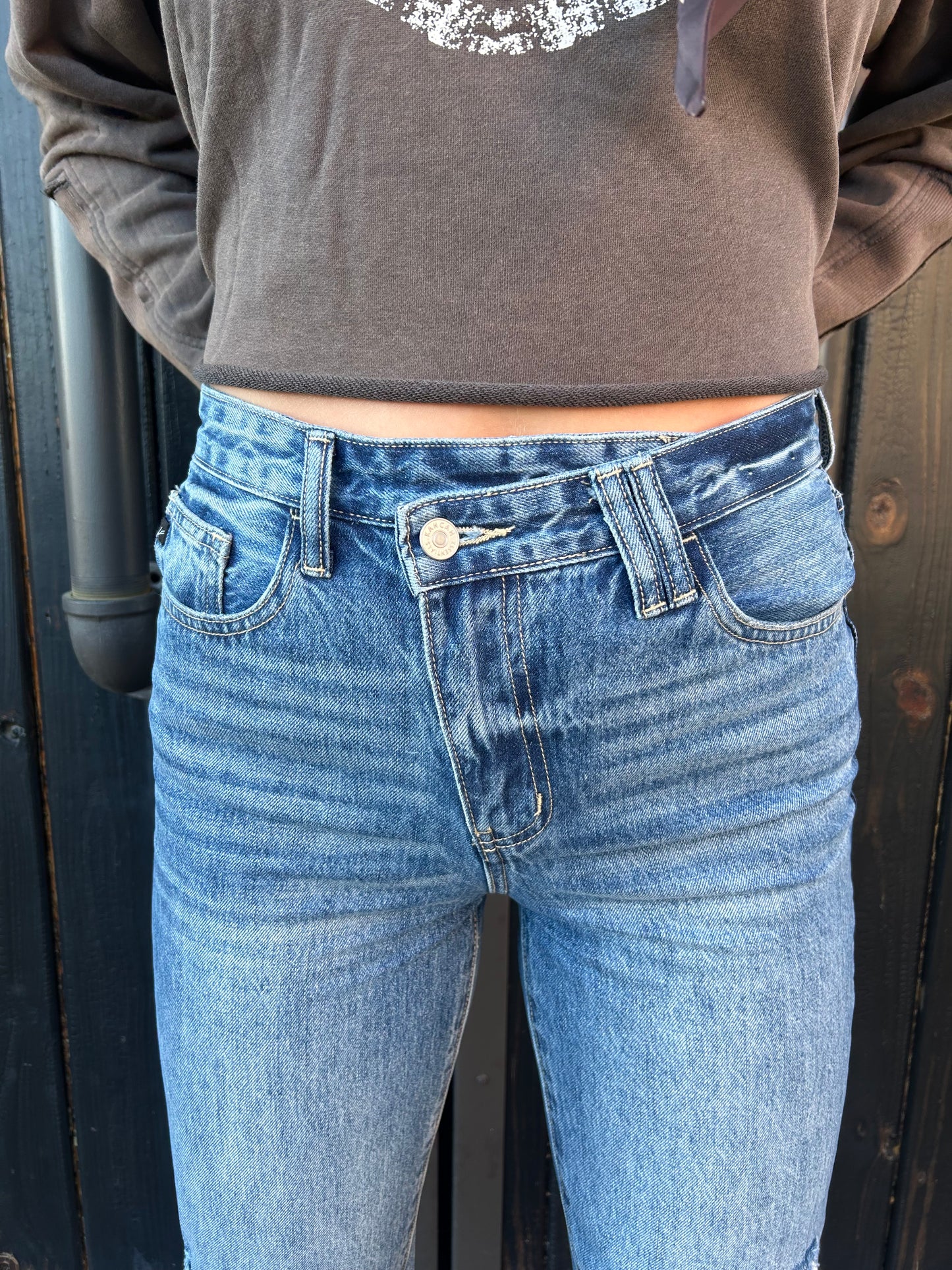 Criss Cross Jeans