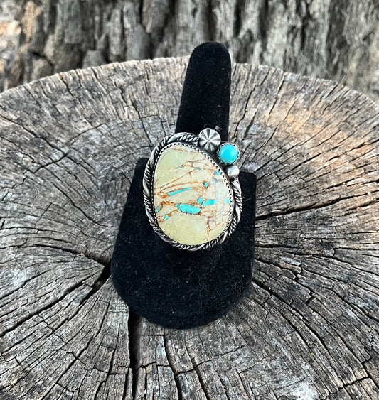 Royston Ribbon Ring
