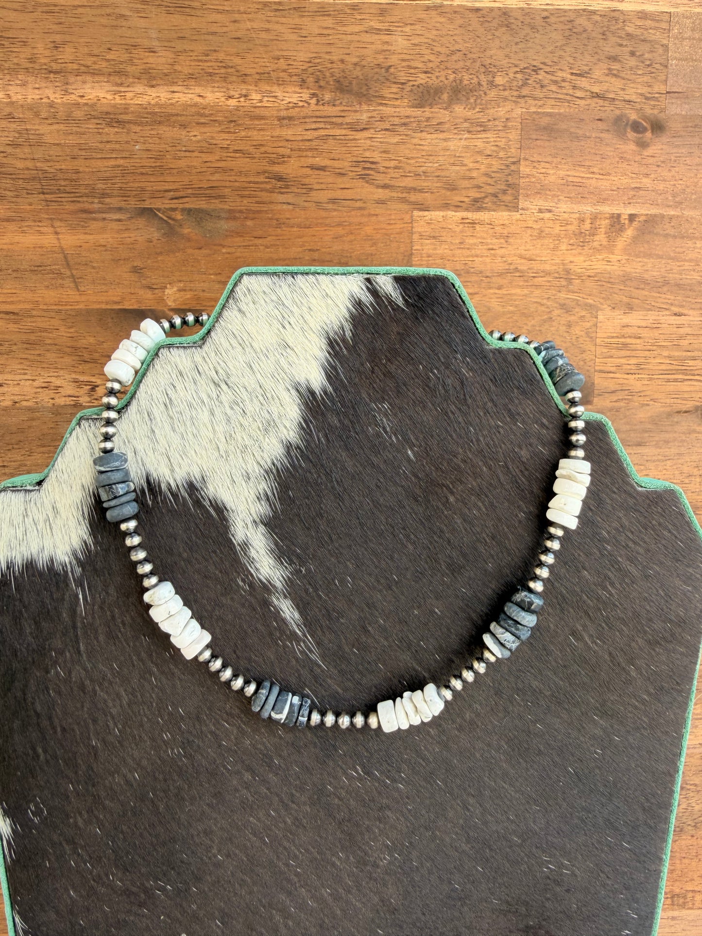 Choker - 4mm & White Buffalo