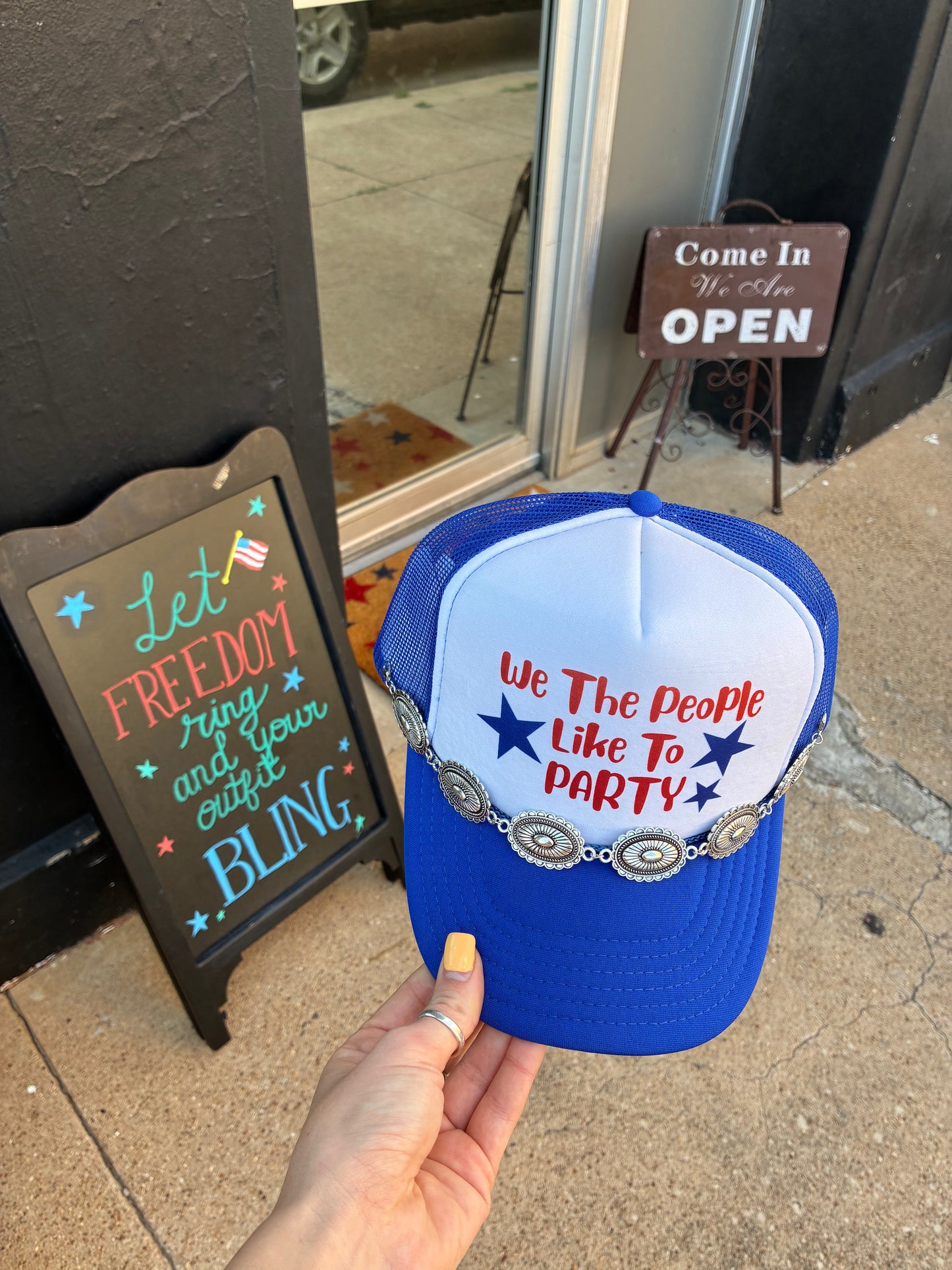 Cap- We The People Like To Party