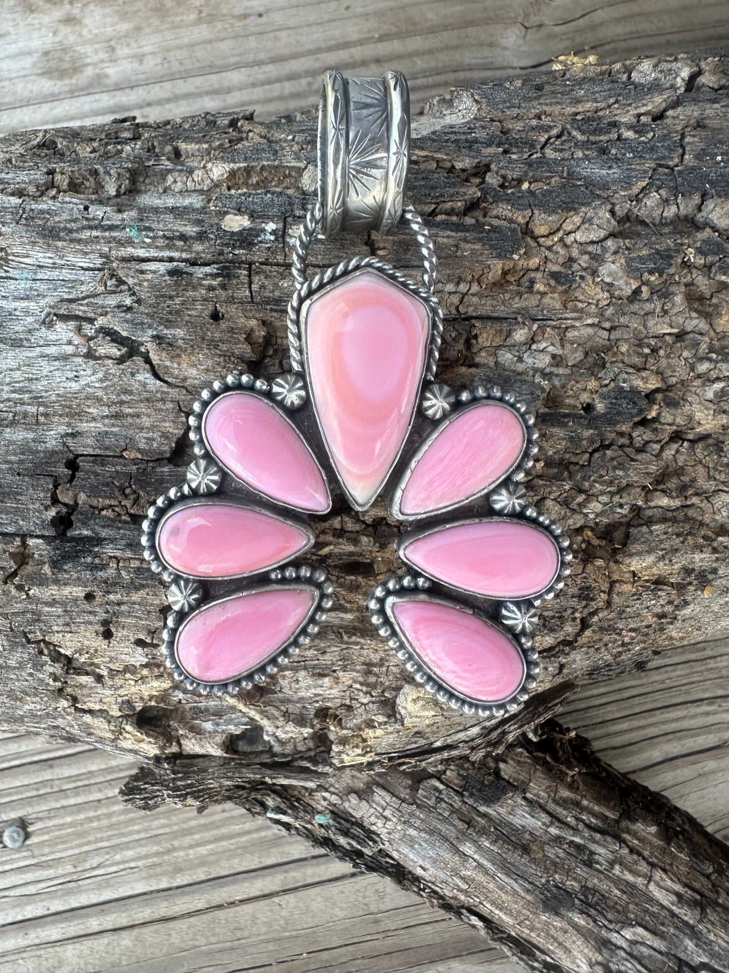 Pink Conch Naja Pendant