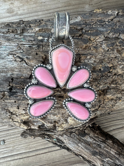 Pink Conch Naja Pendant